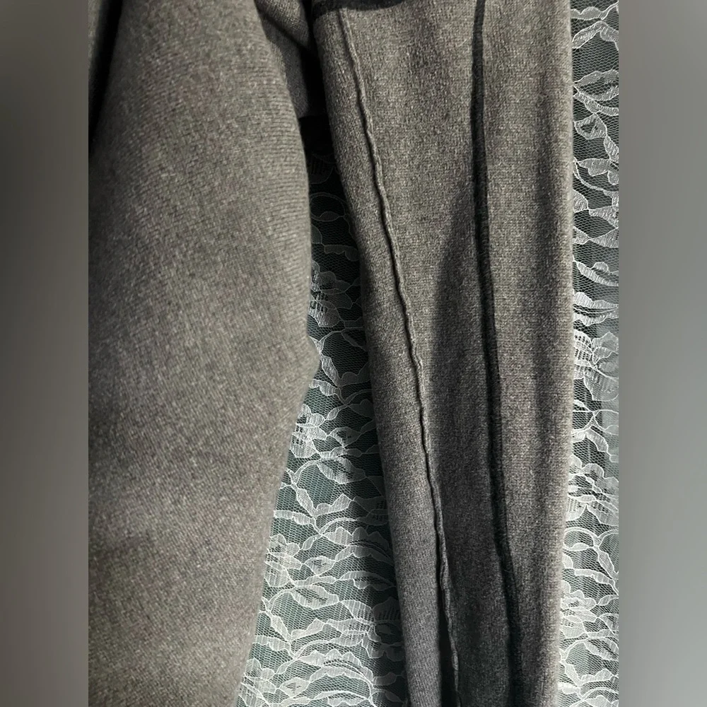 Eddie Bauer Men’s Gray Fitted Crewneck Sweater Size XL - Picture 2 of 6